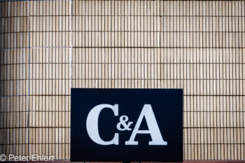 C&#038;A Fassade  Braunschweig Niedersachsen Deutschland by Peter Ehlert in bs-magni