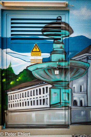 Brunnen Fassaden-Kunst mit Tür  München Bayern Deutschland by Peter Ehlert in MUC-Ostbahnhof