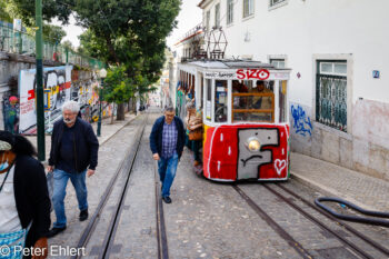 Strassenbahnhaltestelle  Lissabon Distrikt Lissabon Portugal by Peter Ehlert in LIS-Barrio Alto und Chiado