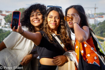 Team Selfie  Lissabon Distrikt Lissabon Portugal by Peter Ehlert in LIS-Barrio Alto und Chiado