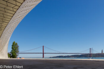 MAAT mit Brücke des 25 April  Lissabon Região de Lisboa Portugal by Peter Ehlert in LIS-Belem