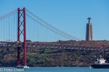 Brücke des 25 April mit Christus  Lissabon Região de Lisboa Portugal by Peter Ehlert in LIS-Belem