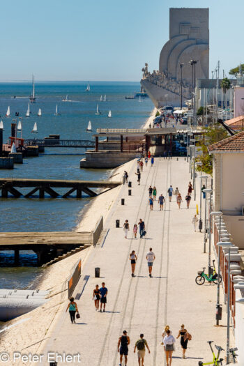 Promenade mit Padrão dos Descobrimentos  Lissabon Região de Lisboa Portugal by Peter Ehlert in LIS-Belem