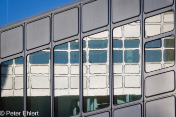 Fenster mit Spiegelung  München Bayern Deutschland by Peter Ehlert in MUC-HVB