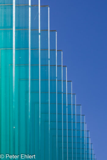 Glasschutz vor Himmel  München Bayern Deutschland by Peter Ehlert in MUC-HVB