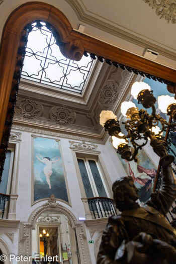 Treppenhaus  Lissabon Distrikt Lissabon Portugal by Peter Ehlert in lis-embaixada