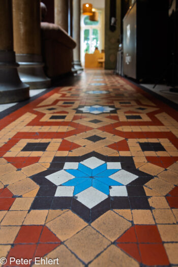 Mosaik im Flur  Lissabon Distrikt Lissabon Portugal by Peter Ehlert in lis-embaixada