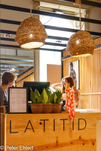 LATITID Shop  Lissabon Distrikt Lissabon Portugal by Peter Ehlert in lis-embaixada