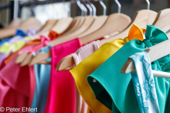 Bekleidungsshop  Lissabon Distrikt Lissabon Portugal by Peter Ehlert in lis-embaixada