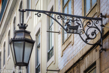 Strassenlaterne mit Schiff  Lissabon Distrikt Lissabon Portugal by Peter Ehlert in LIS-Stadt