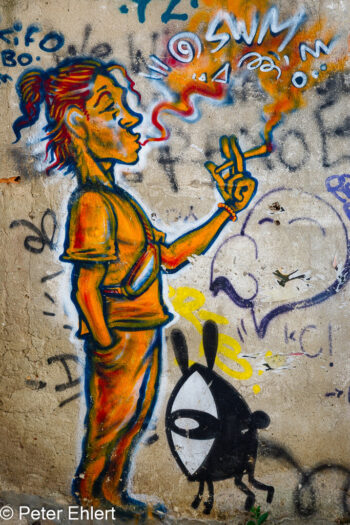 Wandbild - Mann mit Joint  Lissabon Distrikt Lissabon Portugal by Peter Ehlert in LIS-LX