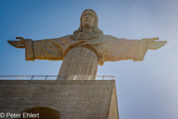Christusstatue  Almada Distrikt Setúbal Portugal by Peter Ehlert in LIS-Ponte