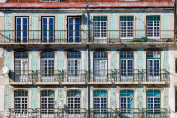 Hausfassade  Lissabon Distrikt Lissabon Portugal by Peter Ehlert in LIS-Stadt