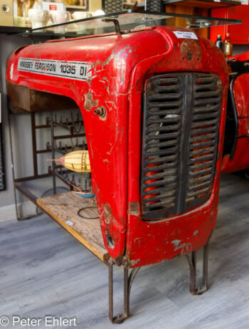 Treckertisch  Lissabon Distrikt Lissabon Portugal by Peter Ehlert in LIS-LX