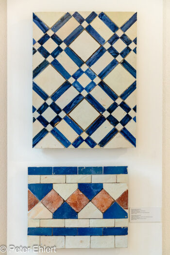 Chequerd azulejos panel (1590-1620)  Lissabon Distrikt Lissabon Portugal by Peter Ehlert in lis-azulejo
