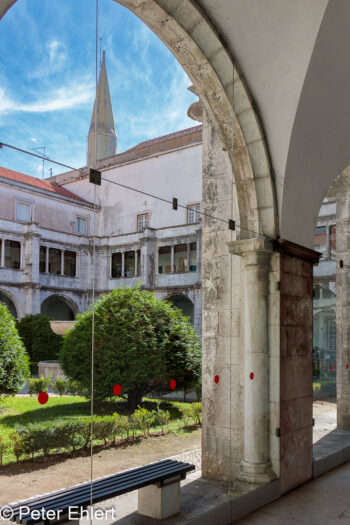 Blick in den Innenhof  Lissabon Distrikt Lissabon Portugal by Lara Ehlert in lis-azulejo