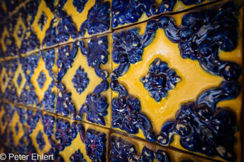 Blau-gelbe Kachelwand  Lissabon Distrikt Lissabon Portugal by Peter Ehlert in lis-azulejo