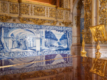 Kachelwend mit Flügel in Kirche   Lissabon Distrikt Lissabon Portugal by Peter Ehlert in lis-azulejo