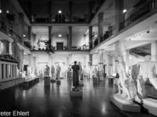 Raum  München Bayern Deutschland by Peter Ehlert in Abguss-Raum,Falten,Schatten