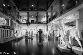 Raum  München Bayern Deutschland by Peter Ehlert in Abguss-Raum,Falten,Schatten