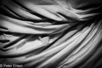 Faltenwurf  München Bayern Deutschland by Peter Ehlert in Abguss-Raum,Falten,Schatten