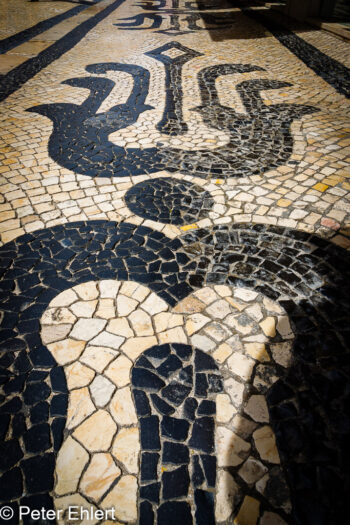 Pflastersteinmosaike  Lissabon Distrikt Lissabon Portugal by Peter Ehlert in LIS-Augusta