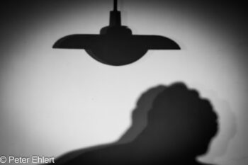 Schatten  München Bayern Deutschland by Peter Ehlert in Abguss-Raum,Falten,Schatten