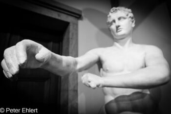 Hand  München Bayern Deutschland by Peter Ehlert in Abguss-Reihen,Hand,Beziehungen