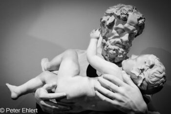 Beziehungen  München Bayern Deutschland by Peter Ehlert in Abguss-Reihen,Hand,Beziehungen