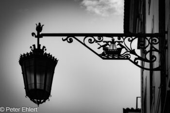 Laterne mit Schiffsbild  Lissabon Distrikt Lissabon Portugal by Peter Ehlert in LIS-Augusta